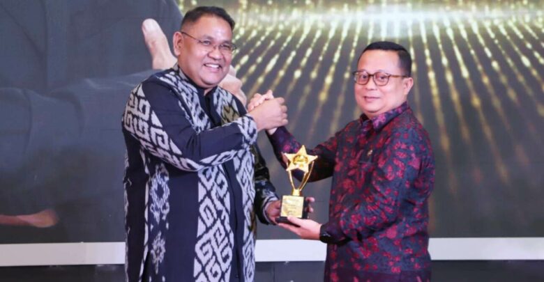 Menag Raih Penghargaan Golden Leader dari JMSI, Dinilai Sukses Gerakkan Ekonomi Pesantren