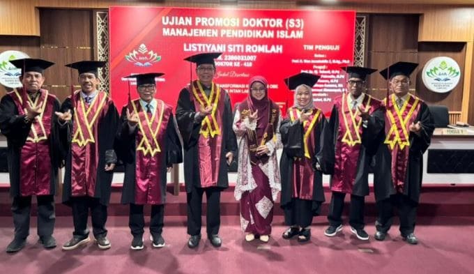 Rektor UIN RIL Pimpin Ujian Terbuka, Promovendus MPI Raih Summa Cum Laude Lewat Riset Kurikulum OBE