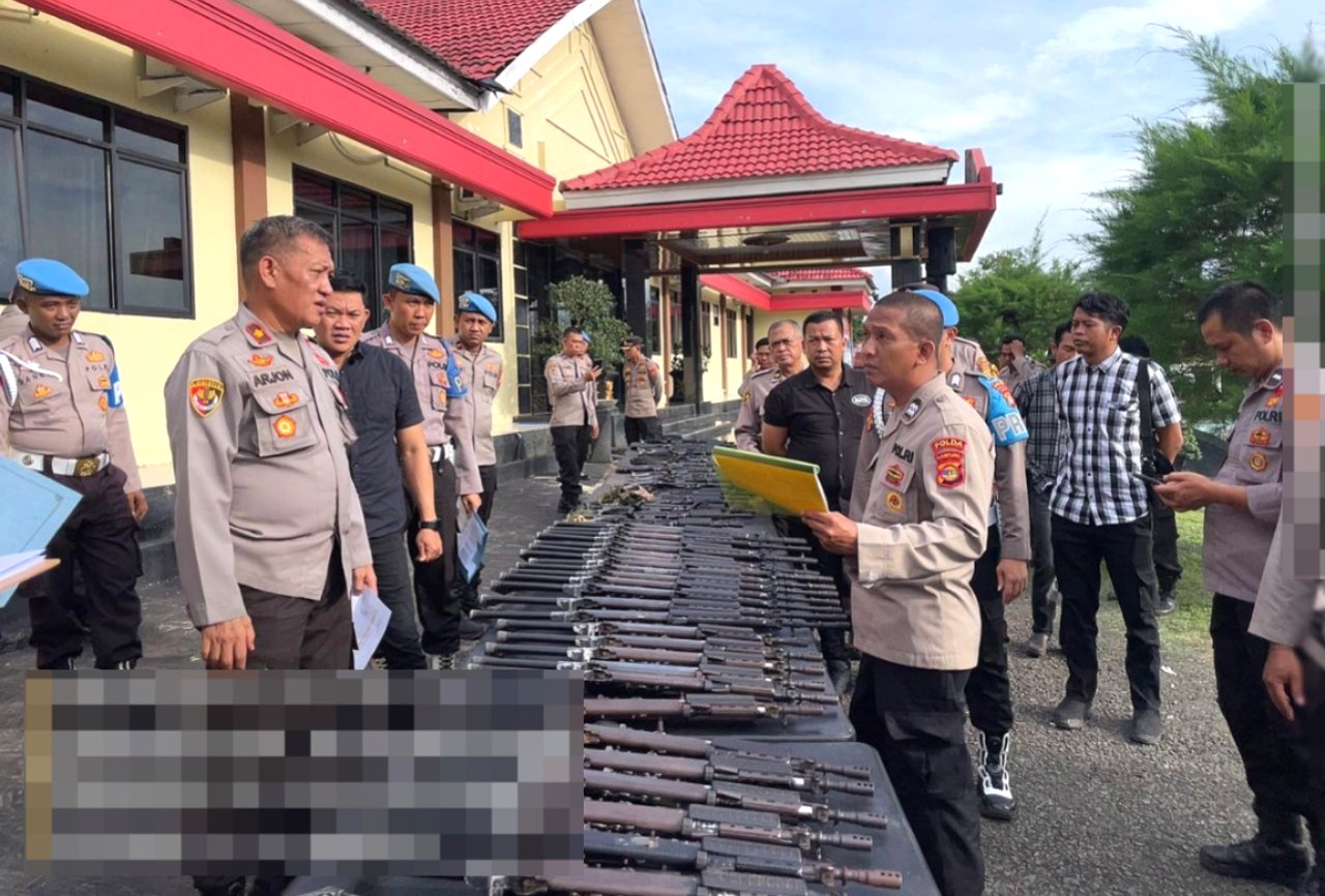 Pastikan Sesuai Prosedur, Senpi Personel Polres Way Kanan Diperiksa Menyeluruh