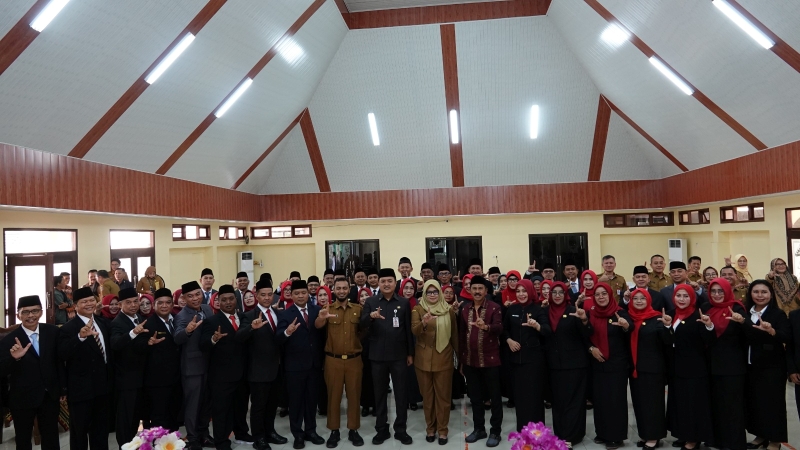 51 Kepsek Baru Dilantik di Lampung, Thomas Americo Tekankan Inovasi dan Kinerja