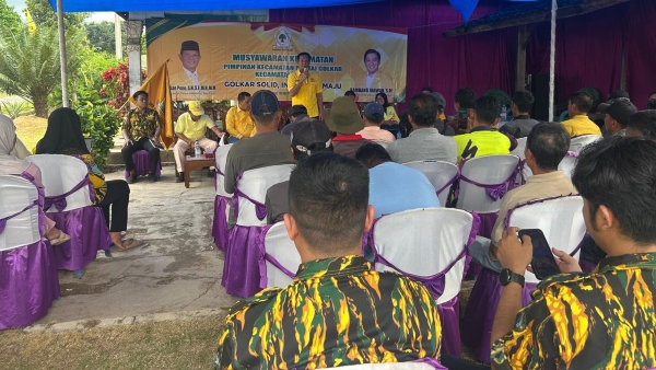 Darlian Pone Buka Muscam Golkar Kasui, Eduarsyah Terpilih Aklamasi