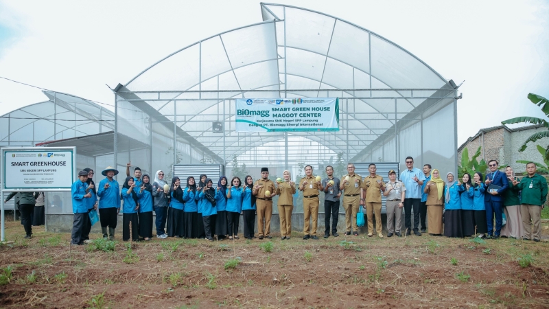 Wagub Lampung Panen Raya Melon IoT di SPP Natar, Dorong Pertanian Modern Berbasis Vokasi