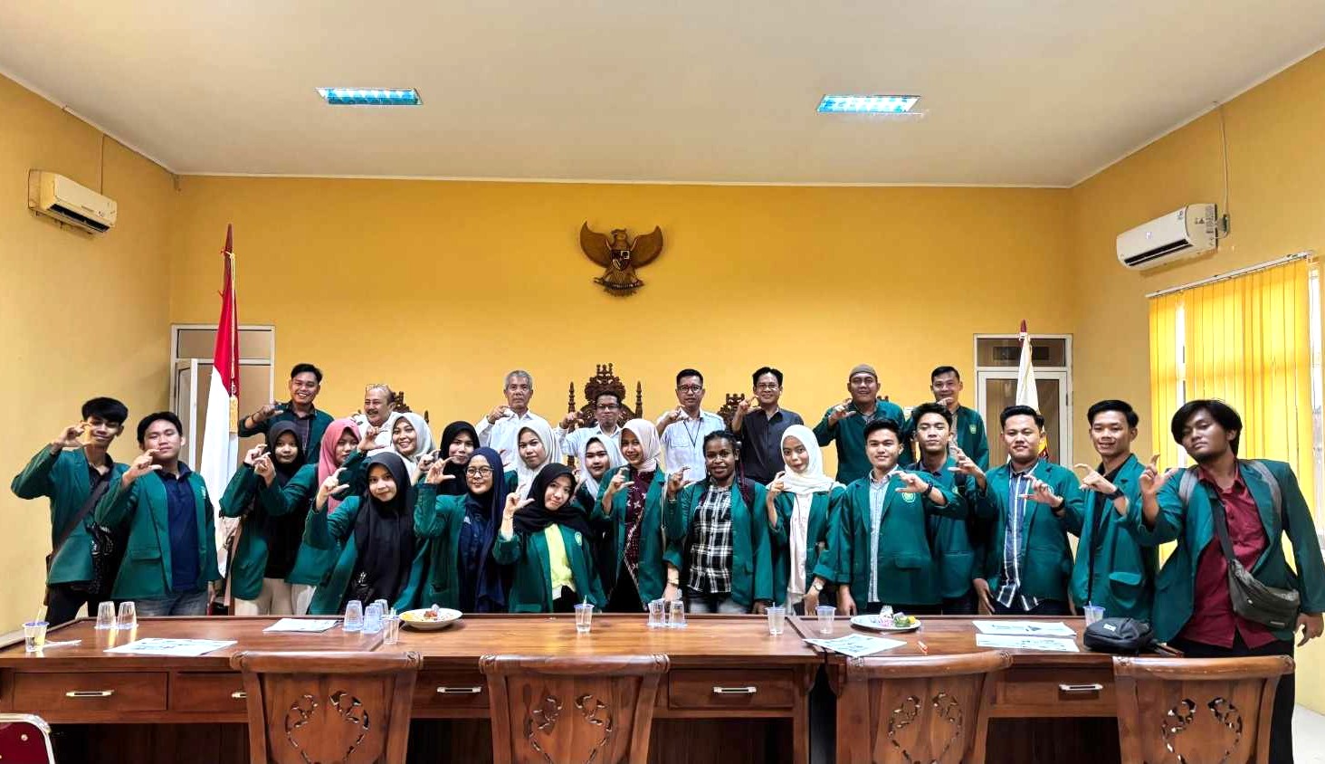 Mahasiswa Fisipol UM Lampung Studi Lapangan ke Komisi Informasi Provinsi