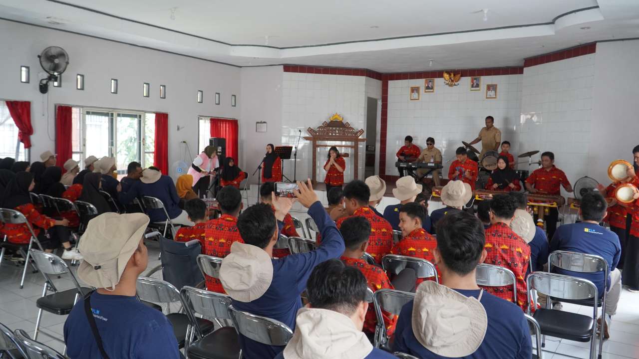 PLN Nusantara Power UP Bandar Lampung Bantu Fasilitas Belajar di UPTD PRSPD