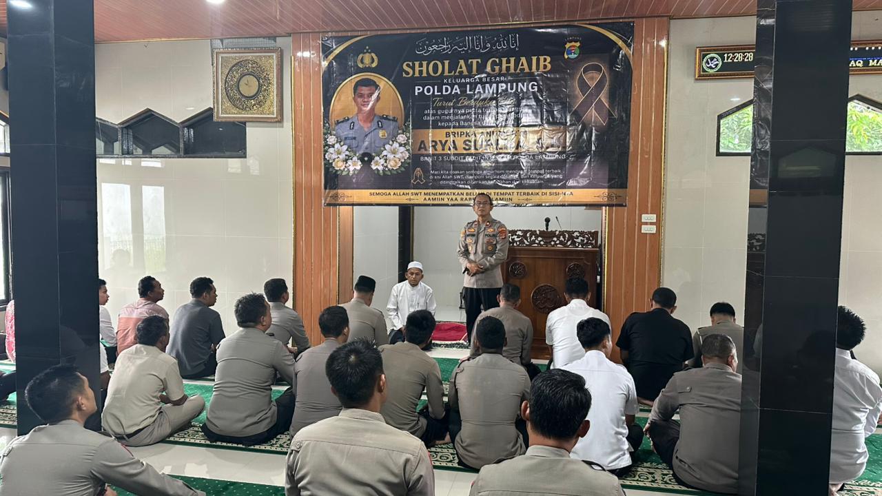 Polres Way Kanan Gelar Salat Gaib untuk Bripka (Anumerta) Arya Supena
