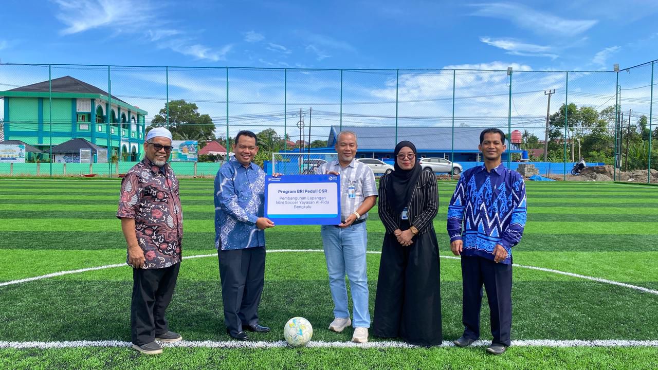 Dukung Olahraga Anak, BRI Salurkan Bantuan CSR Lapangan Mini Soccer di Bengkulu