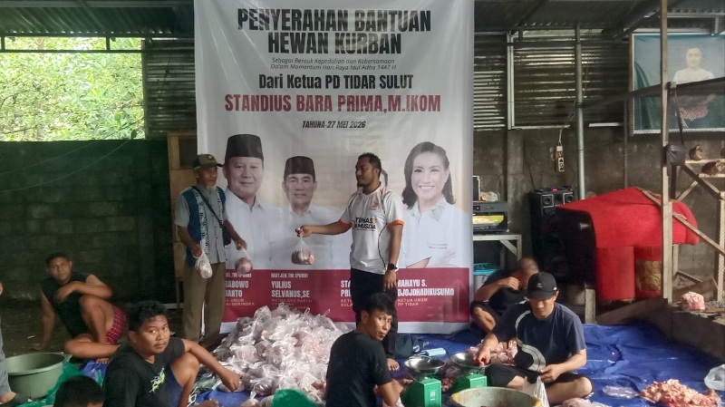 Haji Rifandi Andika Malibu Wakili PD TIDAR Sulut Serahkan Bantuan Kurban di Tahuna