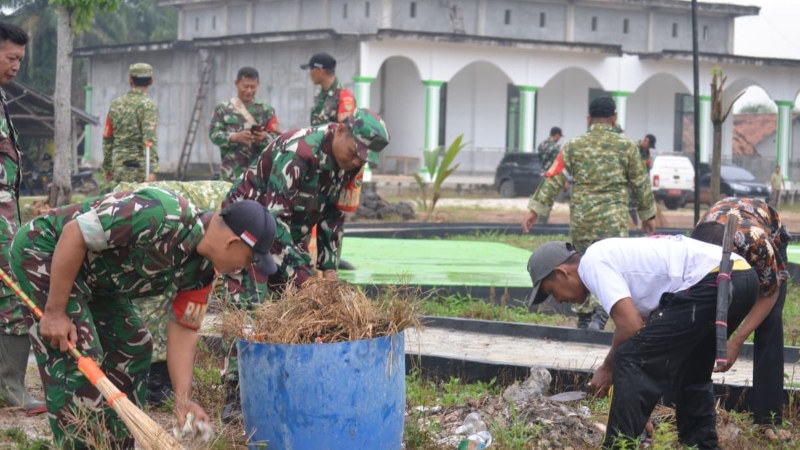 Kodim 0427/Way Kanan Ajak Warga Gotong Royong Lewat Gerakan Indonesia Asri