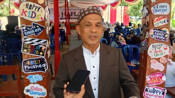 Wisuda Perdana SMP Islam Smart Karakter Zidny Ilma, Tekankan Pendidikan Akhlak dan Karakter