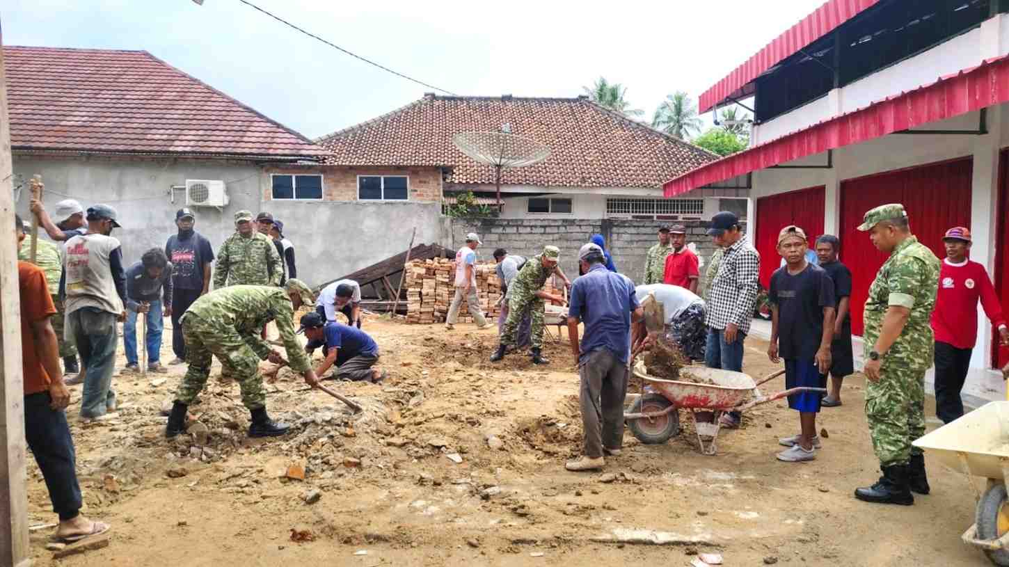 Semangat Kemanunggalan TNI-Rakyat Warnai Gerakan Indonesia Asri di Bahuga