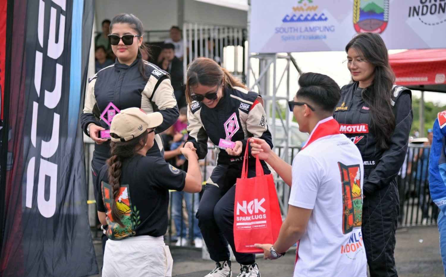 Drifter Wanita Bersinar di IDS Sumatra 2026, Zita Anjani Beri Dukungan Langsung