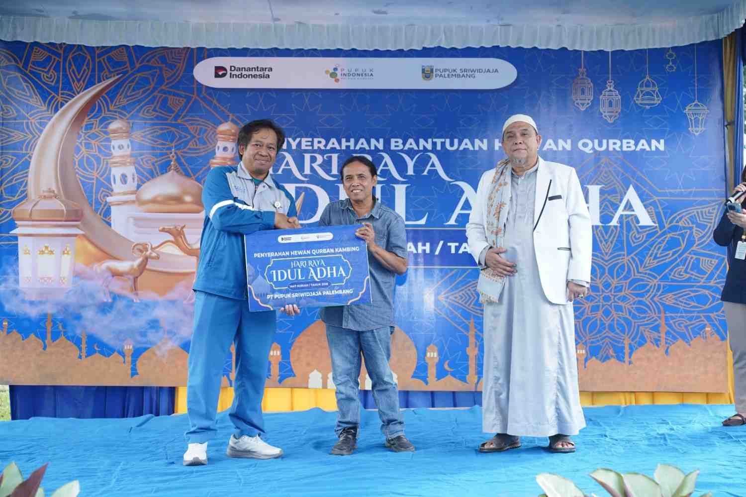 Pusri Palembang Salurkan Hewan Kurban untuk Warga Kampung Sehati Sambut Idul Adha 1447 H