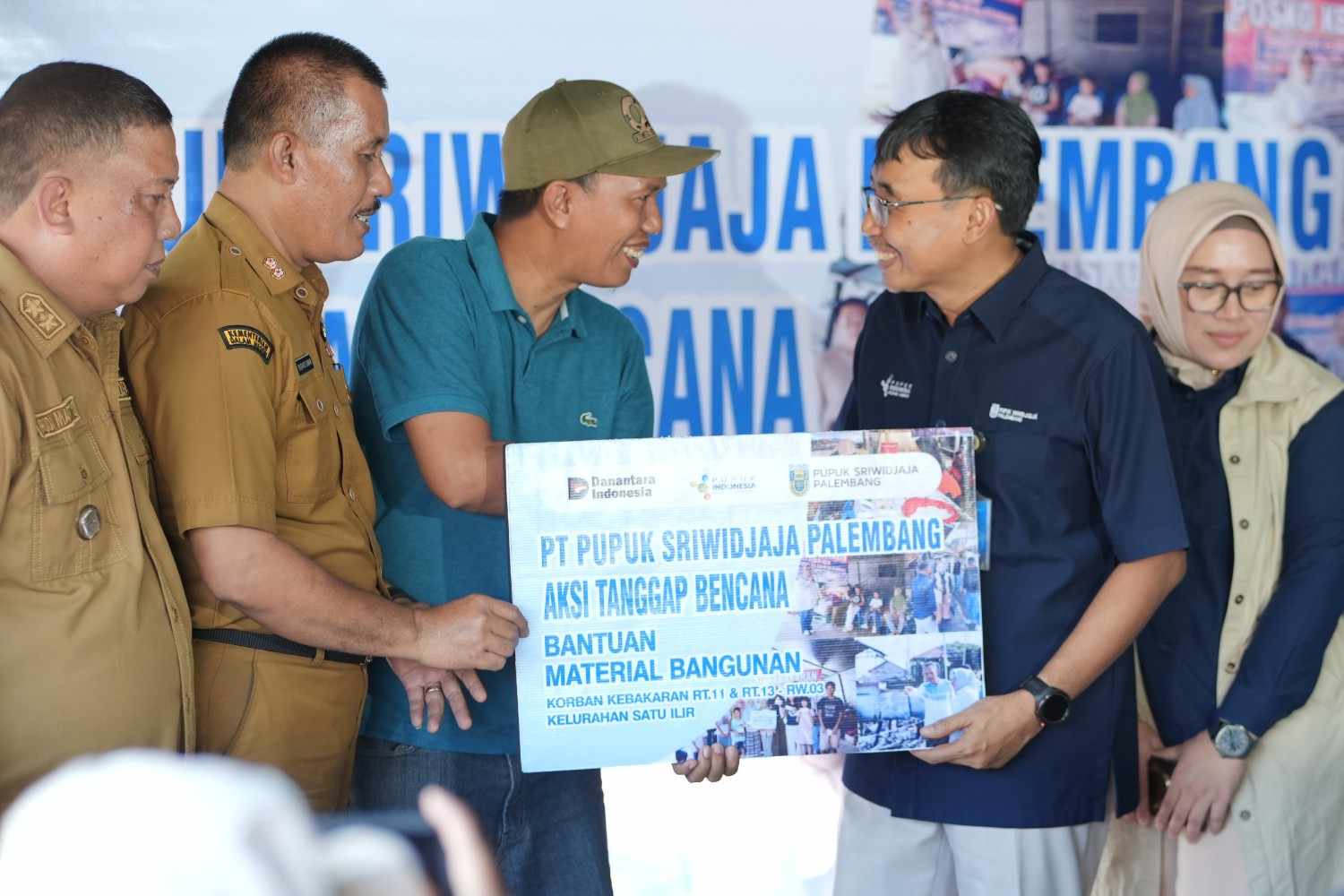 Wujud Kepedulian, Pusri Kembali Salurkan Bantuan bagi Warga Terdampak Kebakaran