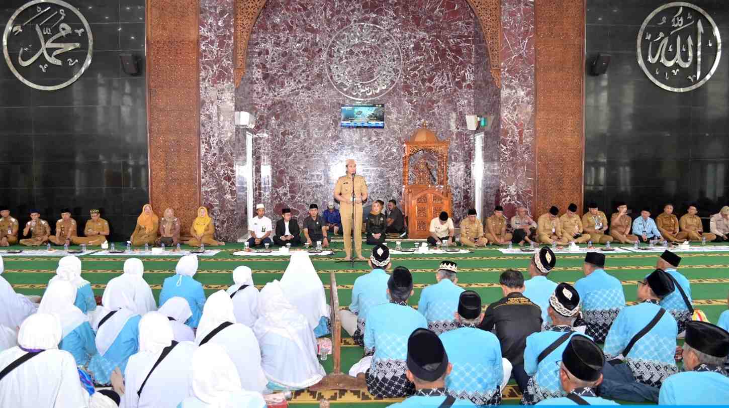 Tangis Haru Iringi Pelepasan 286 Jemaah Haji Lampung Selatan, Bupati Egi Titip Doa dan Nama Baik Daerah
