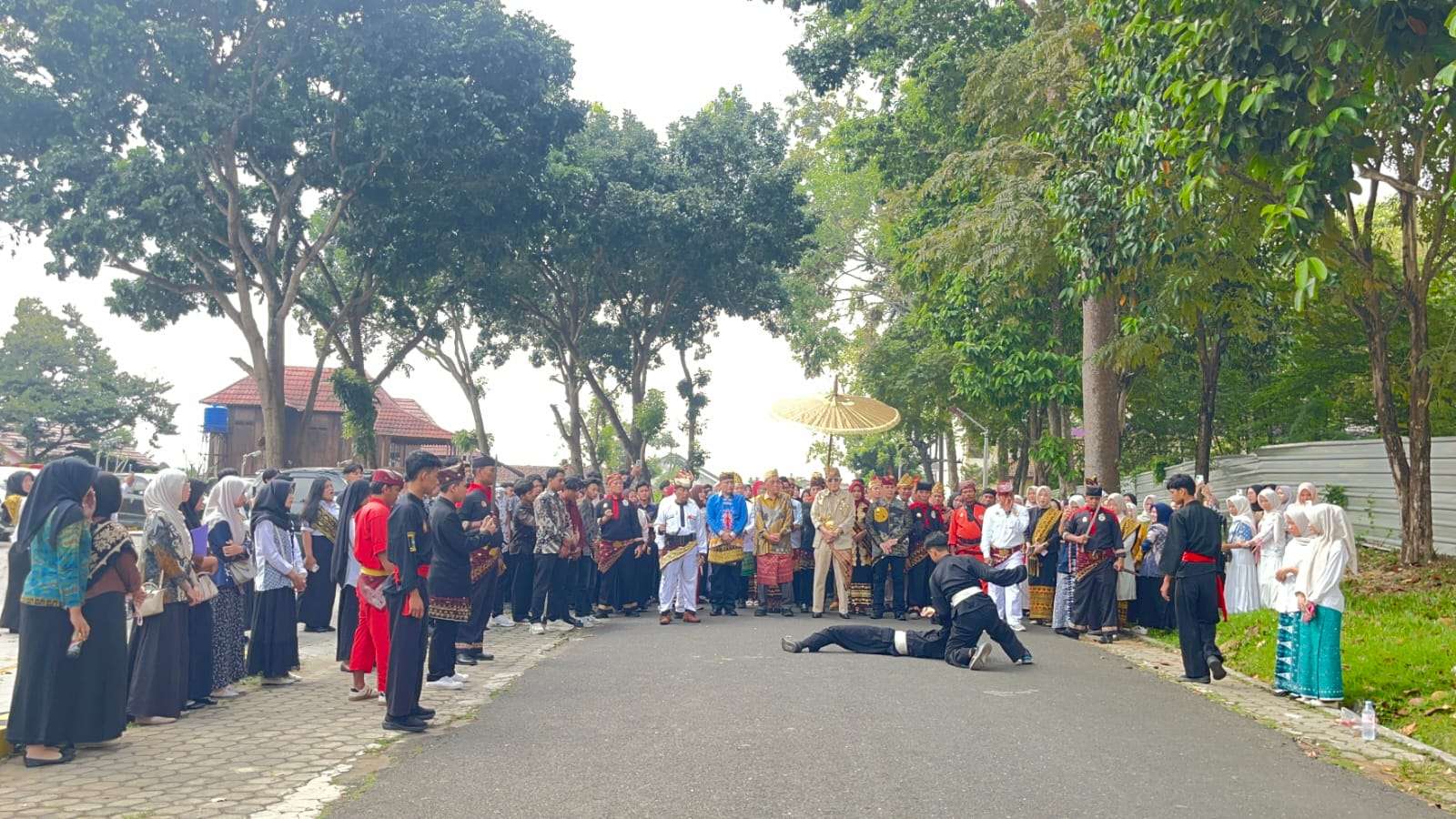 Mahasiswa PPKn FKIP Unila Hadirkan Tokoh Adat dan Akademisi Bahas Eksistensi Hukum Adat
