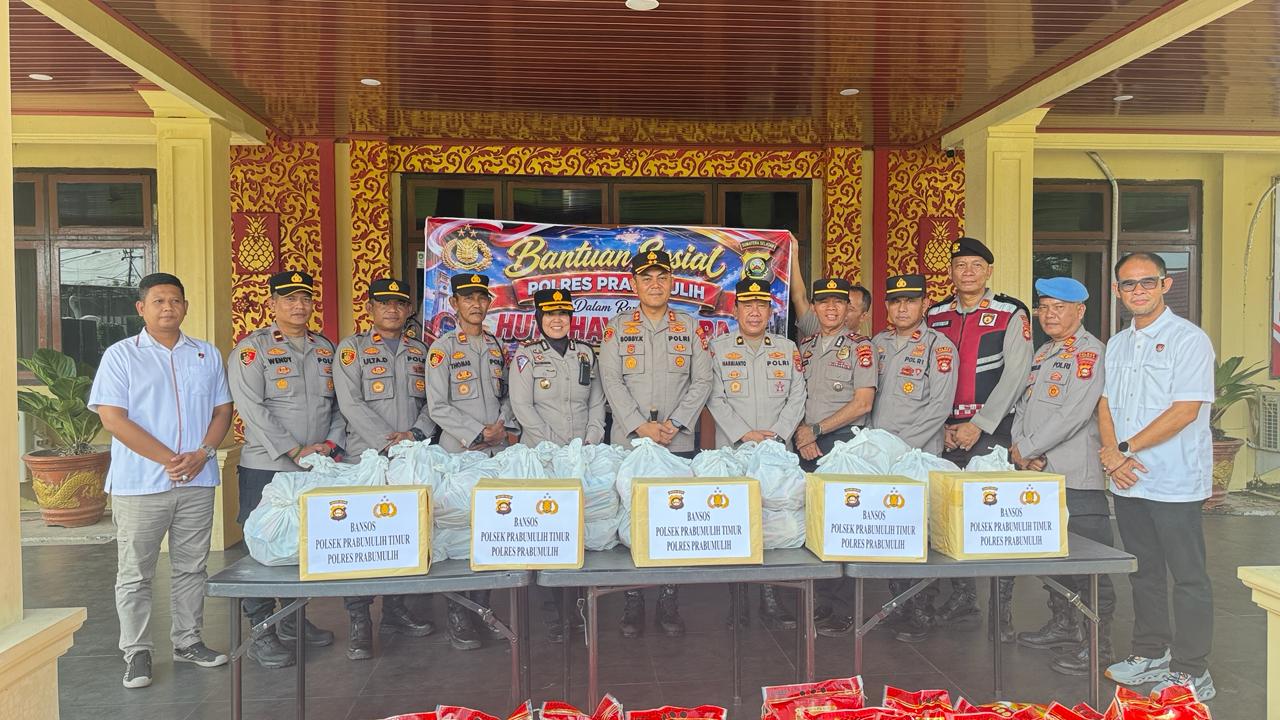 Jelang Hari Bhayangkara ke-80, Polres Prabumulih Bagi-bagi Sembako hingga Kursi Roda ke Lansia