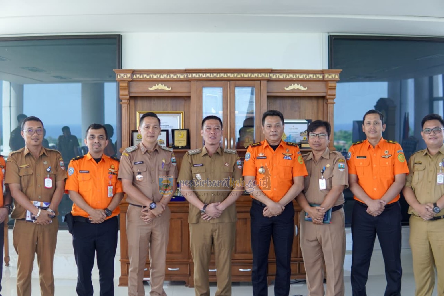 Garis Pantai Panjang dan Rawan Laka Laut, Bupati Dedi Irawan Desak Basarnas Buka Pos SAR di Pesibar