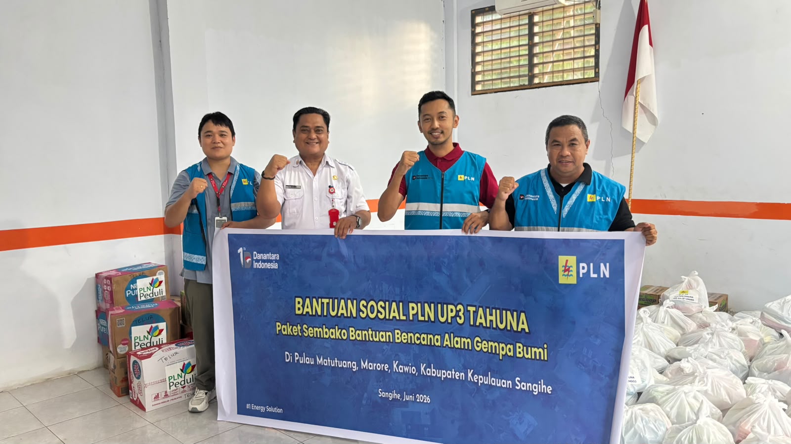 Sasar Pulau Terluar, PLN UP3 Tahuna Pasok Sembako untuk Korban Gempa Sangihe Lewat BPBD