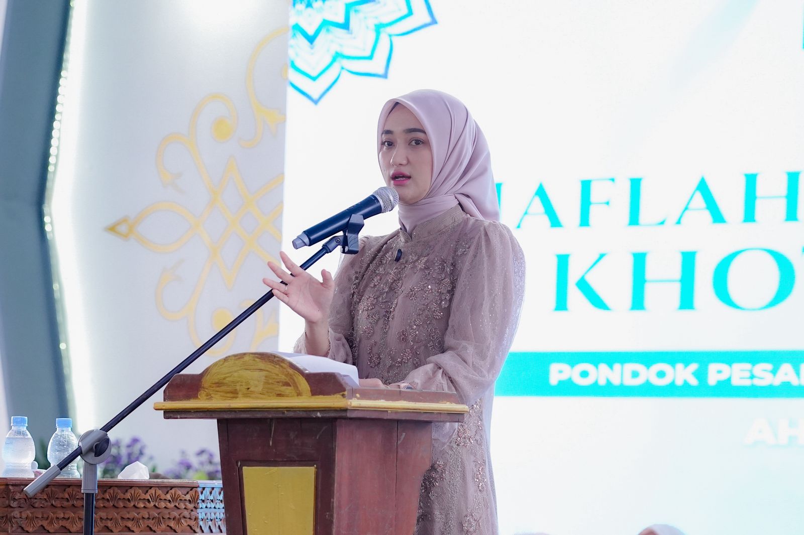 Wagub Jihan Apresiasi Konsistensi Ponpes Al-Hidayat Cetak Generasi Berkualitas Selama 37 Tahun