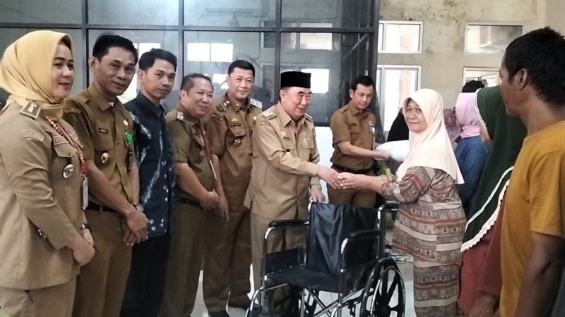 Bupati Saleh Asnawi Resmikan Penyaluran Bantuan Sosial ATENSI di Tanggamus