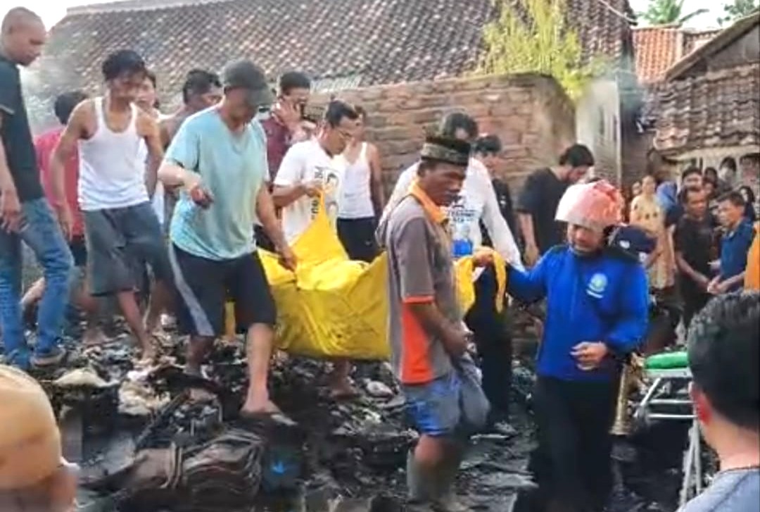 Kebakaran Hebat Hanguskan Rumah di Baradatu, Satu Korban Jiwa Ditemukan
