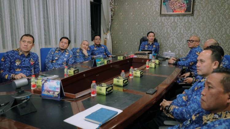 Sekdaprov Marindo Kurniawan Pimpin Rapat Persiapan Nobar Piala Dunia 2026 di Lampung