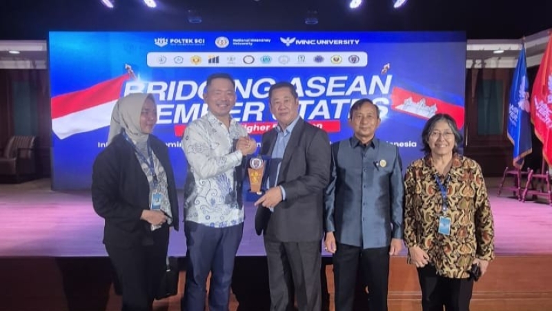 UIMandiri Perluas Jejaring Internasional Melalui Kerja Sama Pendidikan Indonesia–Kamboja