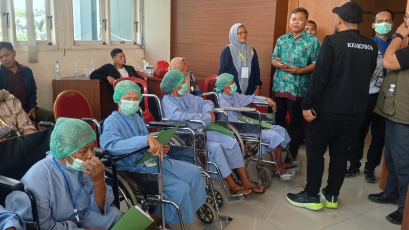Kemensos dan AMCF Gelar Operasi Katarak Gratis, 96 Warga Palembang Lolos Tindakan Operasi