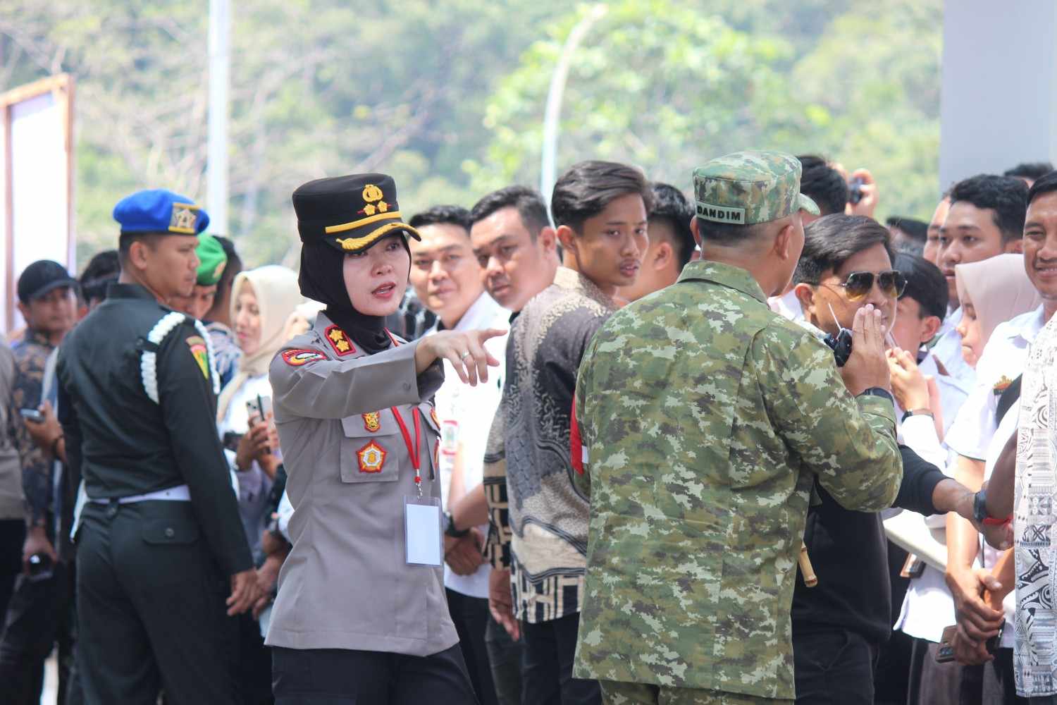 Kapolres Pesisir Barat Pimpin Langsung Pengamanan VVIP Kunjungan Presiden Prabowo ke Pesisir Barat