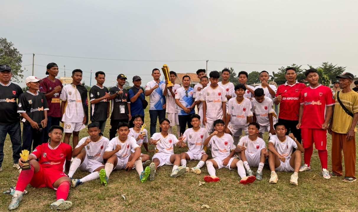 NA United Sabet Gelar Juara Sepak Bola PORKAB Way Kanan 2026