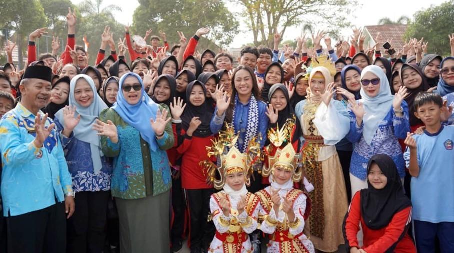 Zita Anjani Motivasi Siswa SMPN 1 Kalianda, Lomba Cerdas Cermat Segera Digelar