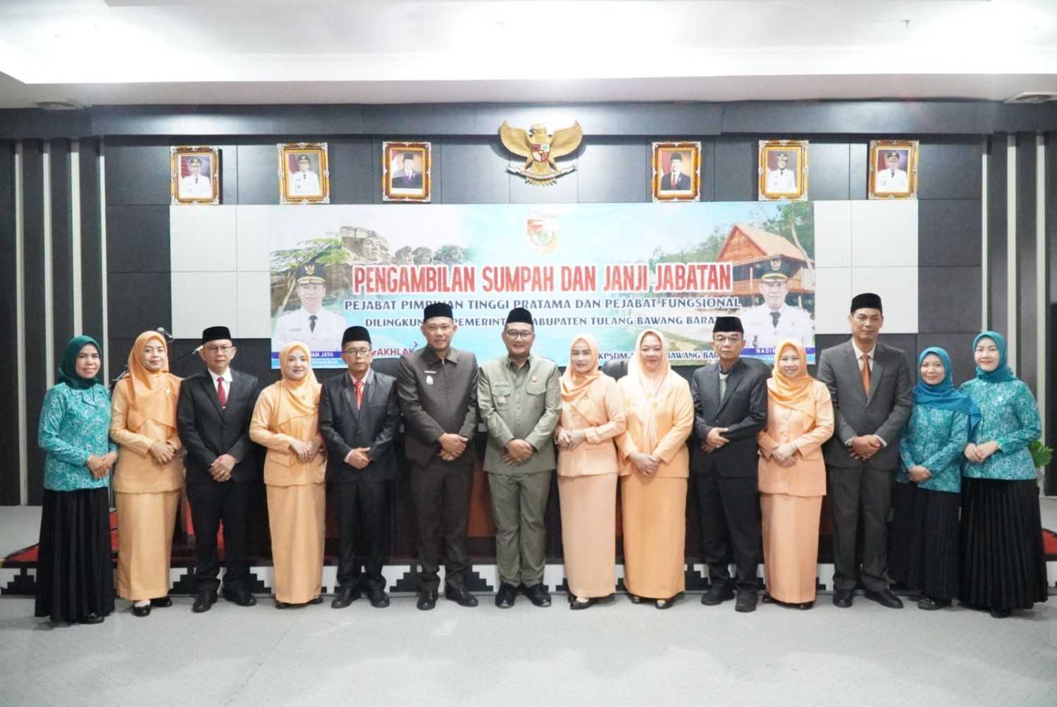 Lantik 30 Pejabat, Wabup Tubaba Tekankan ASN Harus Profesional dan Miliki Kinerja Terukur