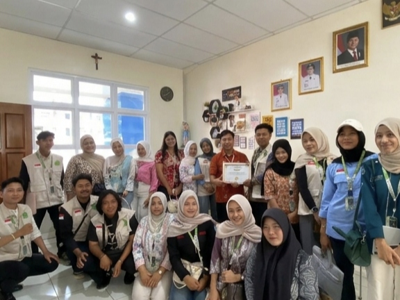Mahasiswa KKL Universitas Malahayati Gelar Sosialisasi Kesehatan Reproduksi di SMP Yos Sudarso