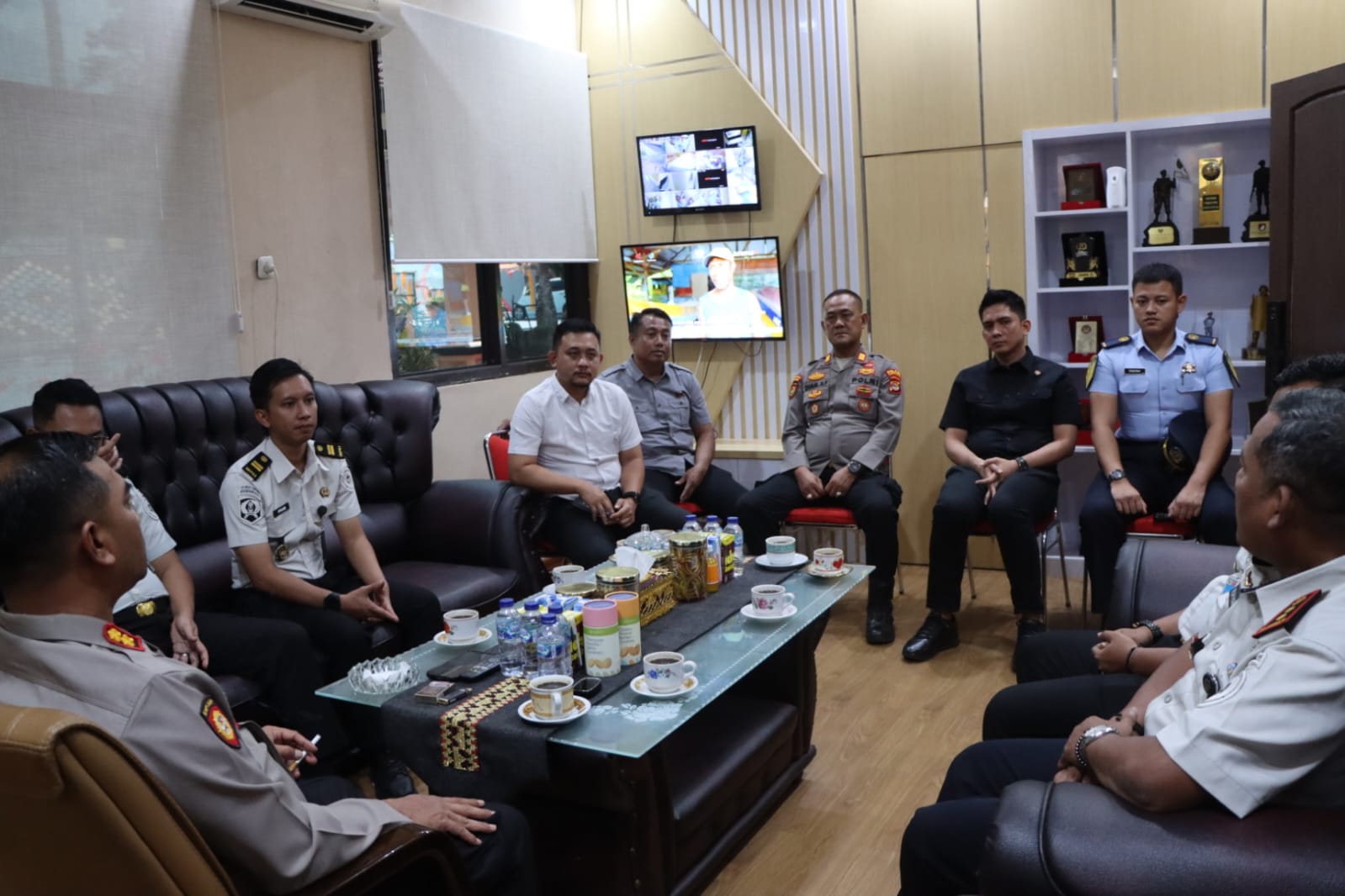 Sambut Kalapas Kota Agung, Kapolres Tanggamus Komitmen Perkuat Pengawasan dan Razia Lapas