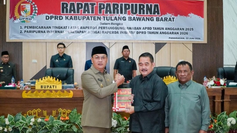 Bupati Tubaba Sampaikan Raperda Pertanggungjawaban APBD 2025 dalam Paripurna DPRD Tubaba