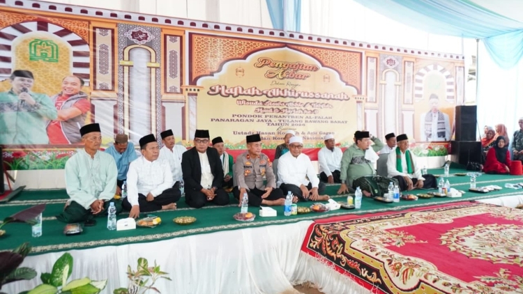 Kabag Kesra Tubaba Ajak Santri Al-Falah Terus Menuntut Ilmu dan Menjadi Teladan