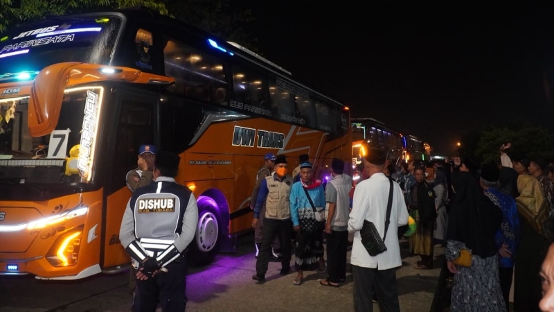 Suasana Haru Sambut Kepulangan 145 Jamaah Haji Tubaba dari Tanah Suci