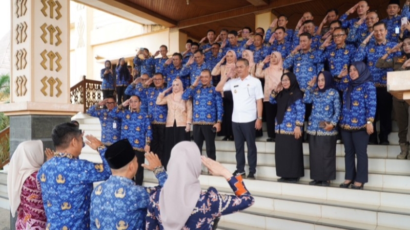 Bupati Tubaba Lepas Fajril Hikmah dan Ahmad Hariyanto, Apresiasi Pengabdian ASN