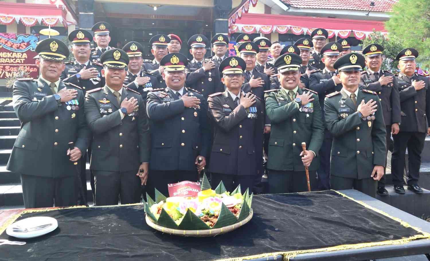TNI Beri Kejutan di Hari Bhayangkara ke-80, Soliditas TNI-Polri di Way Kanan Kian Erat