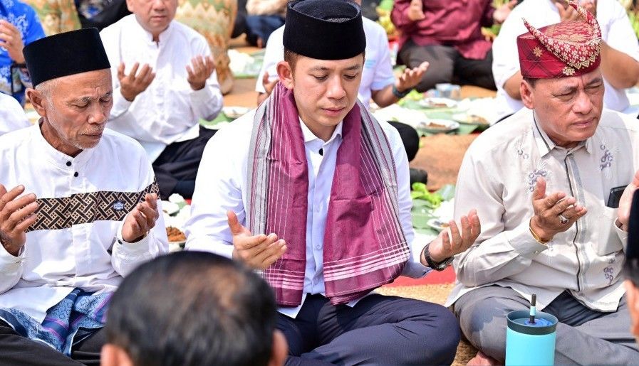 Sedekah Bumi Sumur Kumbang ke-206, Bupati Egi Ajak Generasi Muda Lestarikan Warisan Budaya