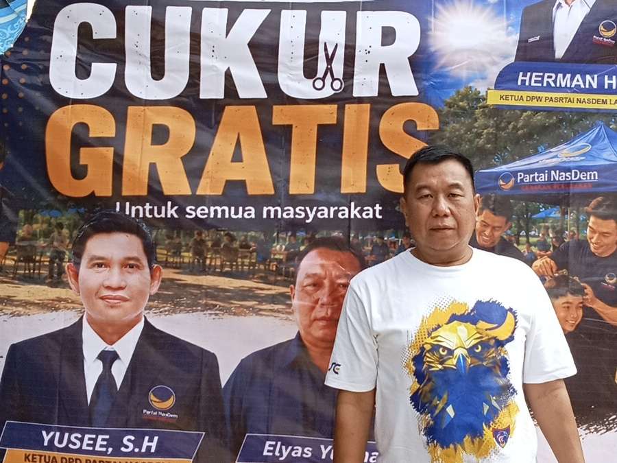 Gelar Cukur Gratis di Baradatu, DPD NasDem Way Kanan Tunjukkan Kepedulian di Jumat Berkah