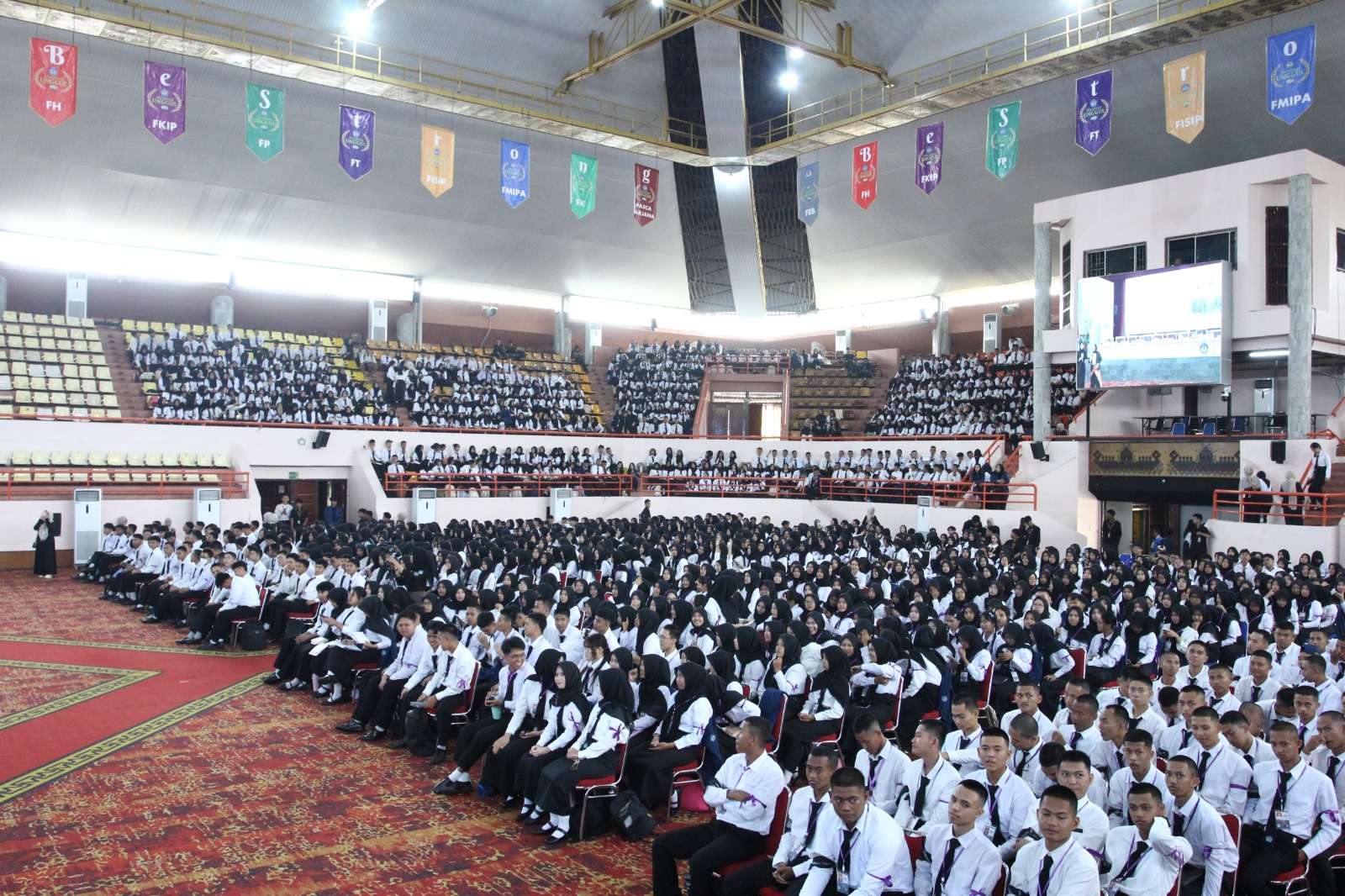 Gelar PKKMB di GSG, FKIP Unila Gembleng Calon Pendidik Masa Depan
