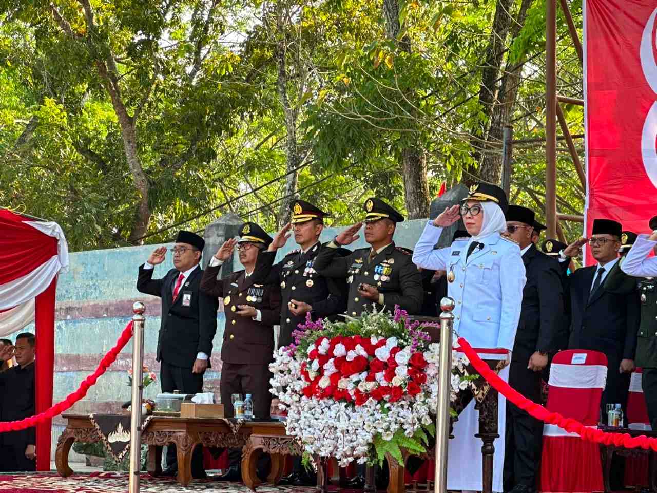 Hadiri Upacara HUT ke-81 RI di Pemkab Way Kanan, Kapolres Ramadhona Ajak Warga Teladani Pejuang