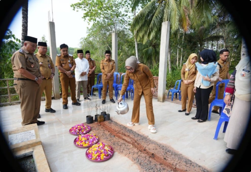 Ziarah ke Makam Alm Ali Rahman, Pemkab Way Kanan Rawat Nilai Pengabdian Tokoh Daerah