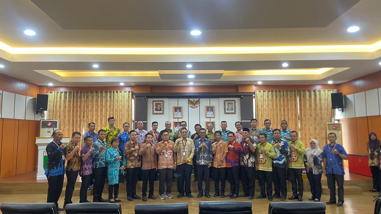 14 Camat se-Kabupaten Tanggamus Resmi Sertijab, Pemkab Tekankan Komunikasi Aktif dengan Aparat Pekon