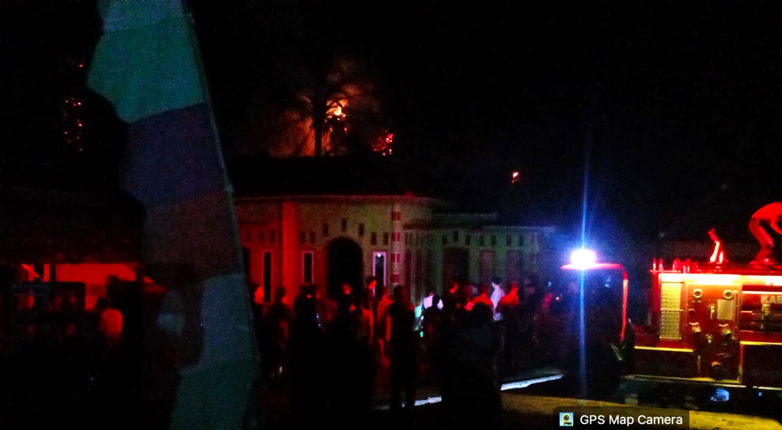 Kebakaran Hanguskan Rumah Warga di Blambangan Umpu, Damkar Bergerak Cepat