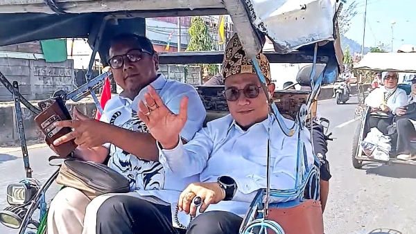 Usai HUT PRI, Nazaruddin dan Wawan Tohir Naik Bentor Sapa Nelayan di Gudang Lelang
