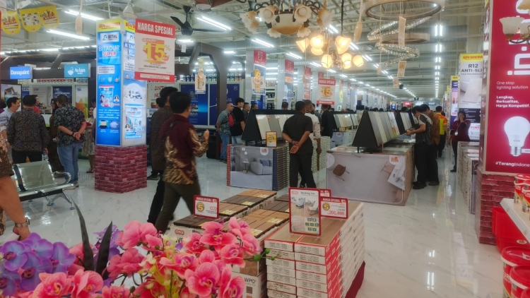 Resmi Buka Gerai Ke-18 di Palembang, Depo Bangunan Serap 50 Persen Tenaga Kerja Lokal
