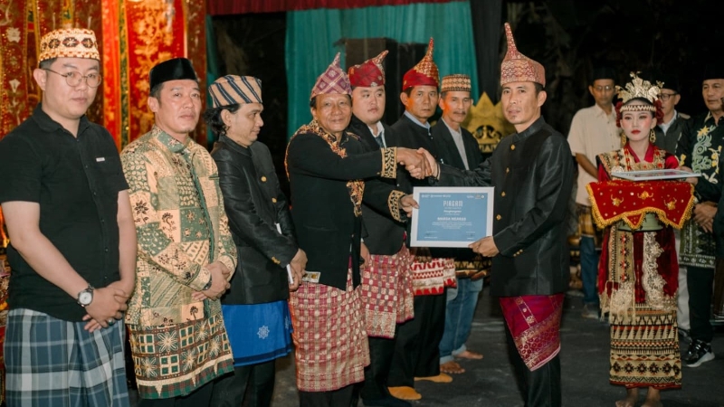Festival Nyambai 2026 Resmi Ditutup, Bupati Pesibar Tekankan Pelestarian Adat dan Budaya
