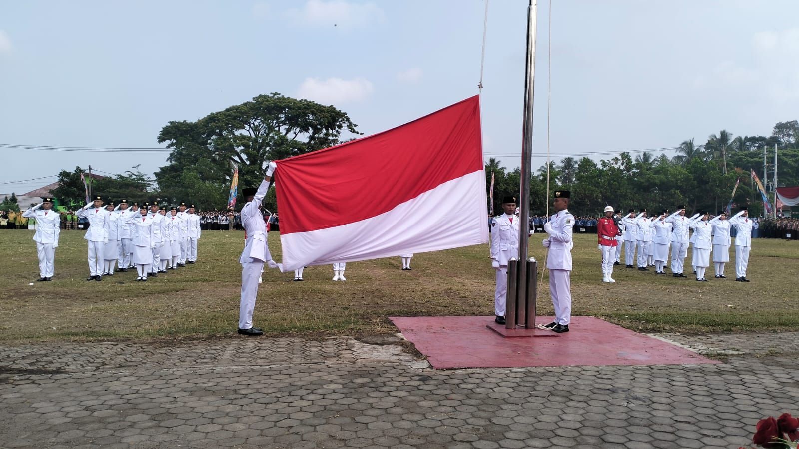 Upacara HUT ke-81 RI di Tanggamus, Bupati Saleh Ajak Warga Jadi Pahlawan Masa Depan